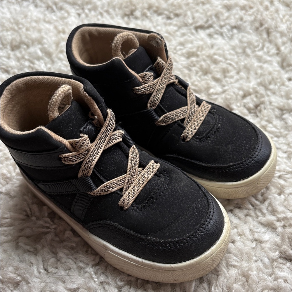 OshKosh B'gosh Toddler Black and Tan Sneakers
